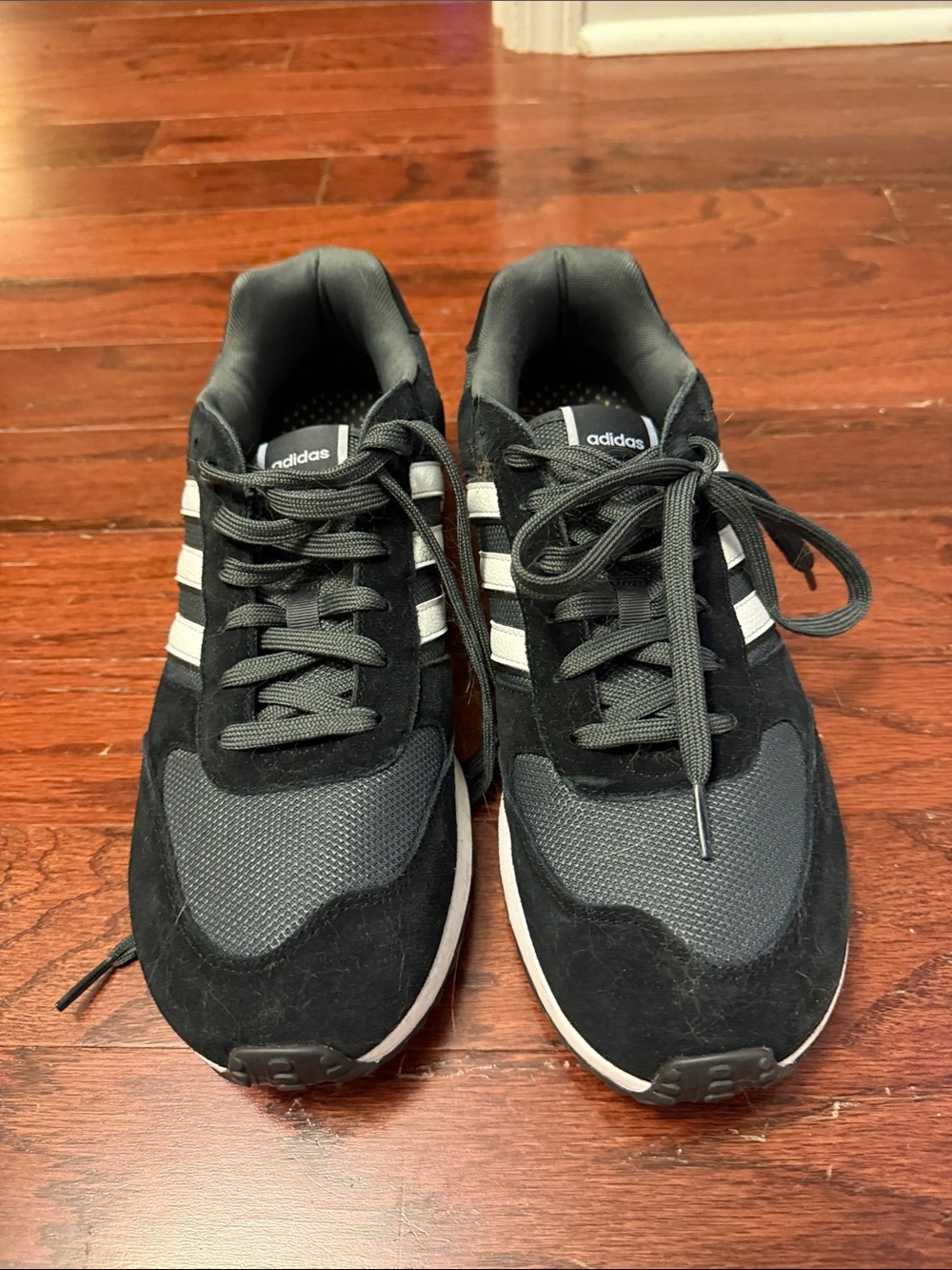 adidas Men’s Black & White Casual Sneakers - Picture 7 of 8
